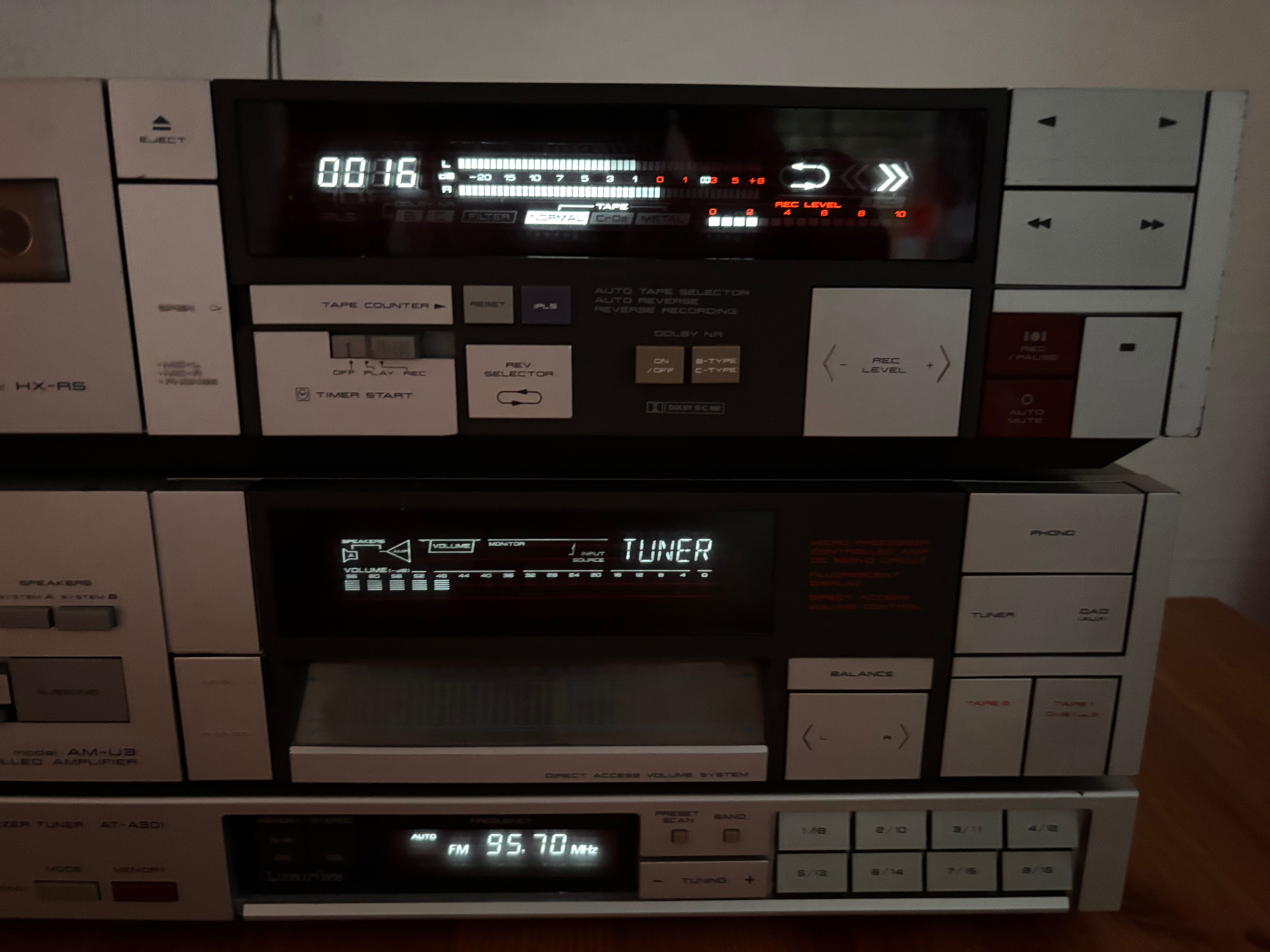 Wieża AKAI AM-U3+AT-A301