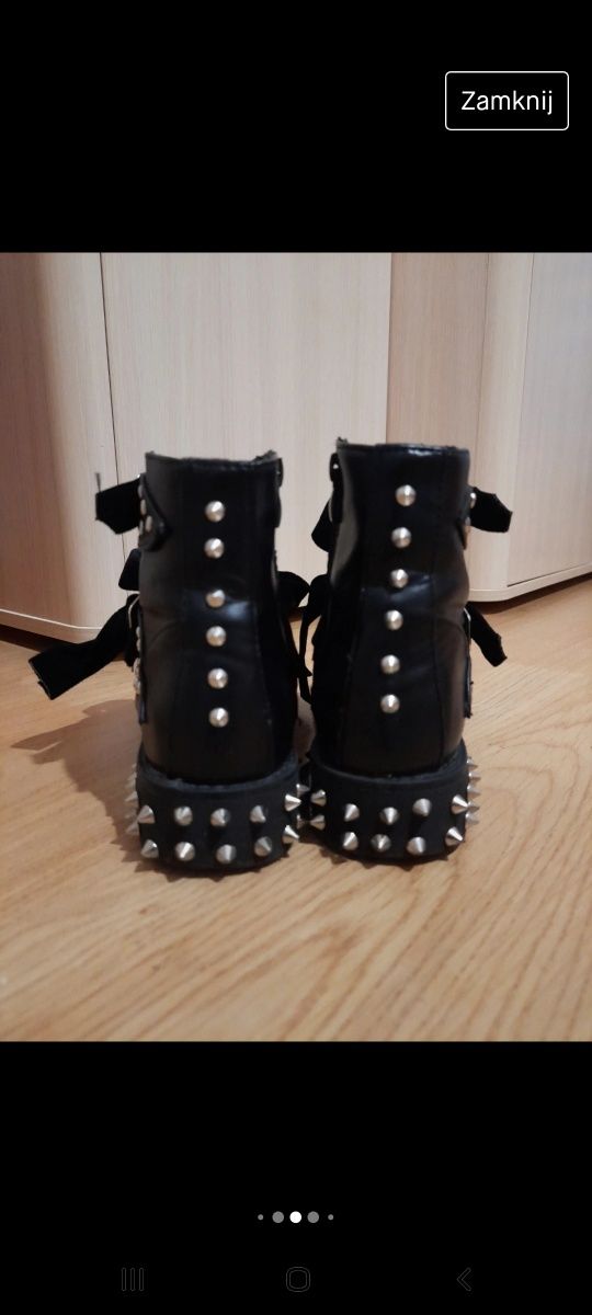 Buty z ćwiekami 38