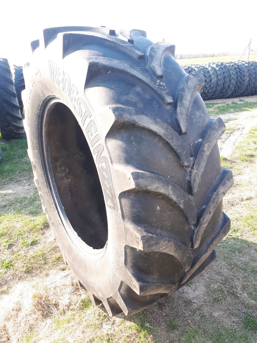 Opona opony VREDESTEIN TRAXION + 580/70 R - 38 (520/85) 20.8 38 RADIAL
