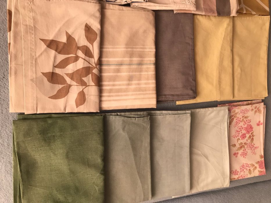 Наволочка на подушку 50см*70см в ідеальному стані (євростандарт)