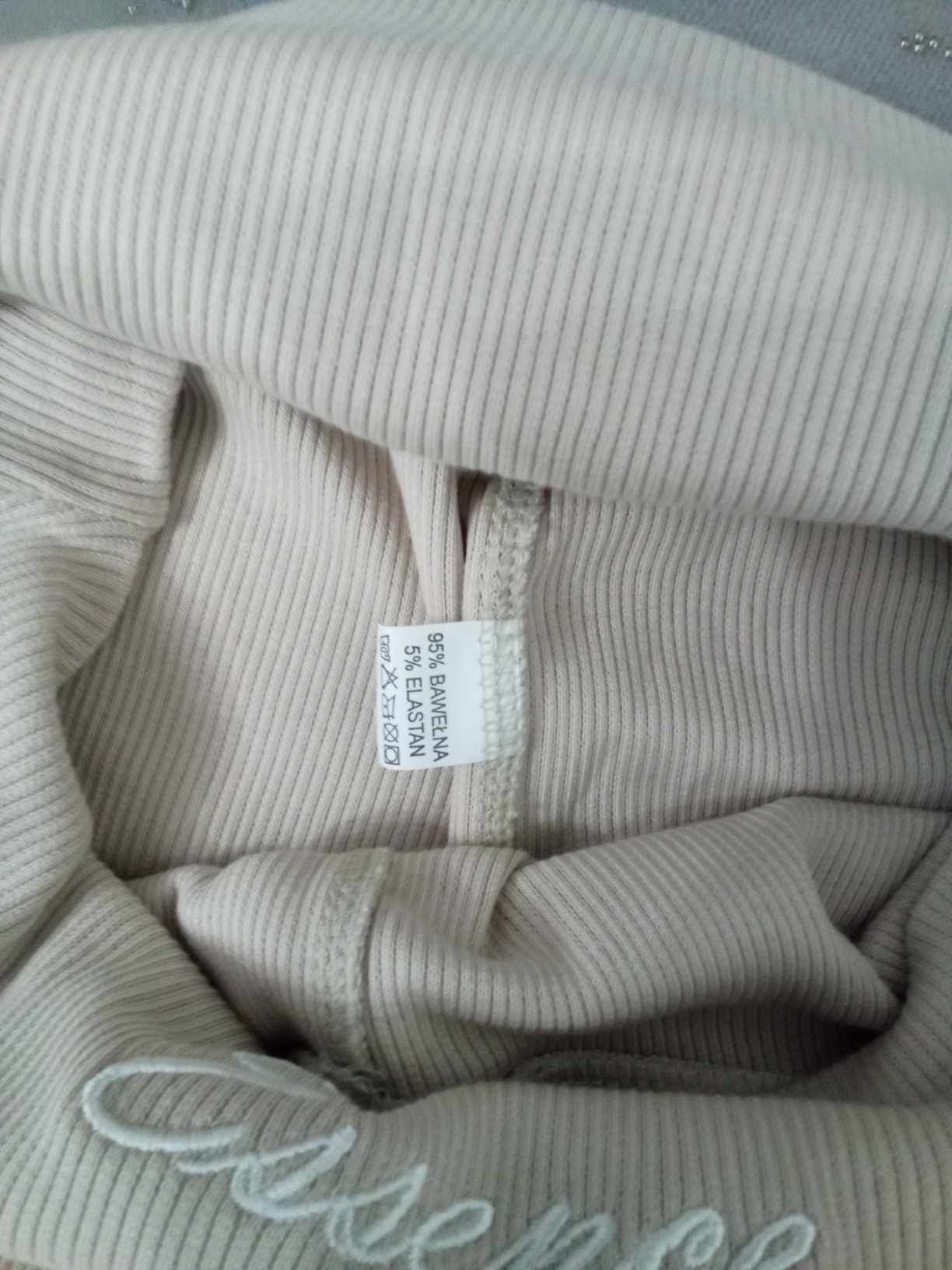 Legginsy prążek kolor beż