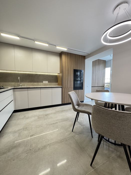 3 кімнати продаж мікрорайон  сонячний 3-поверх