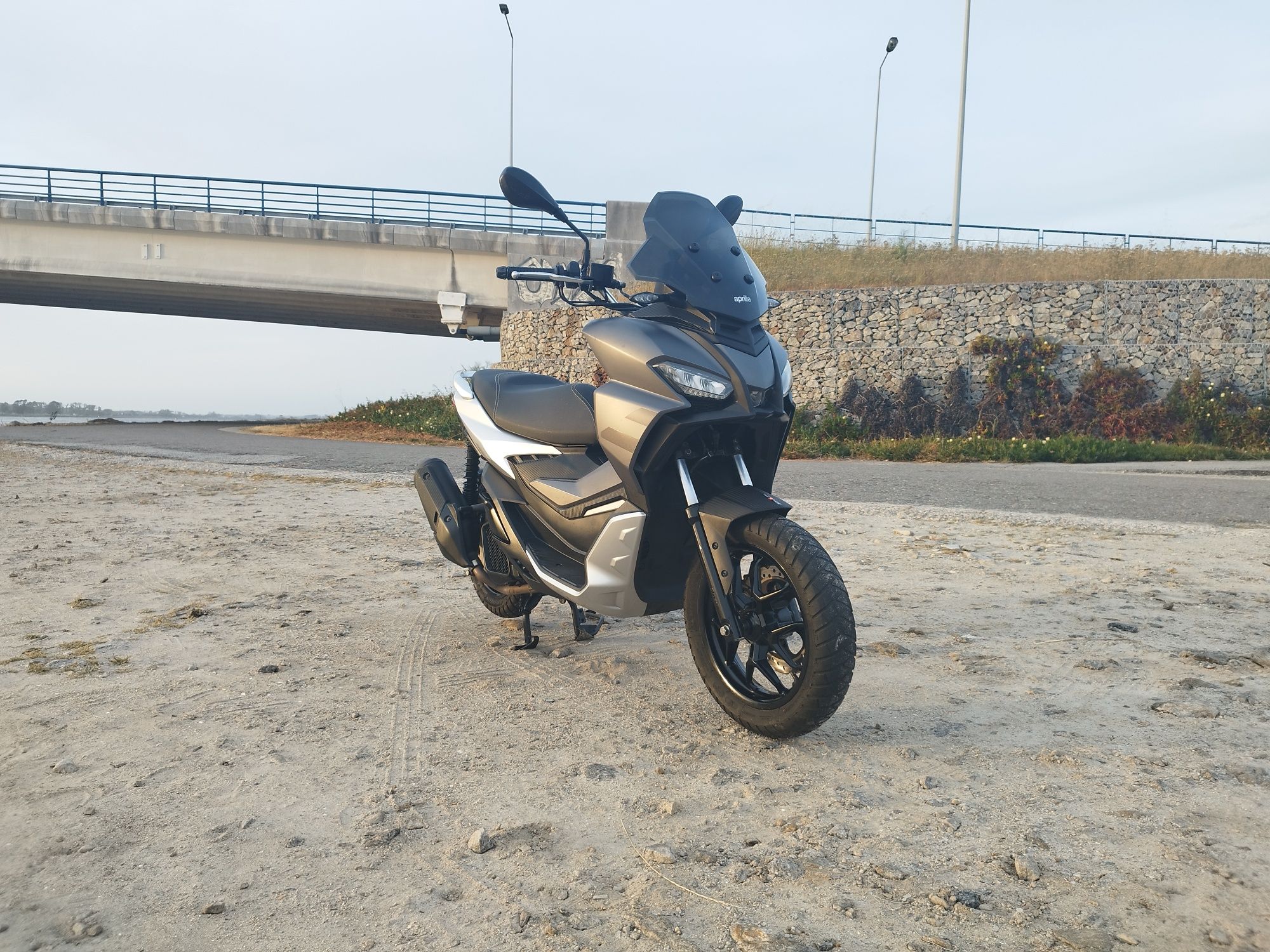 Aprilia sr gt (125)
