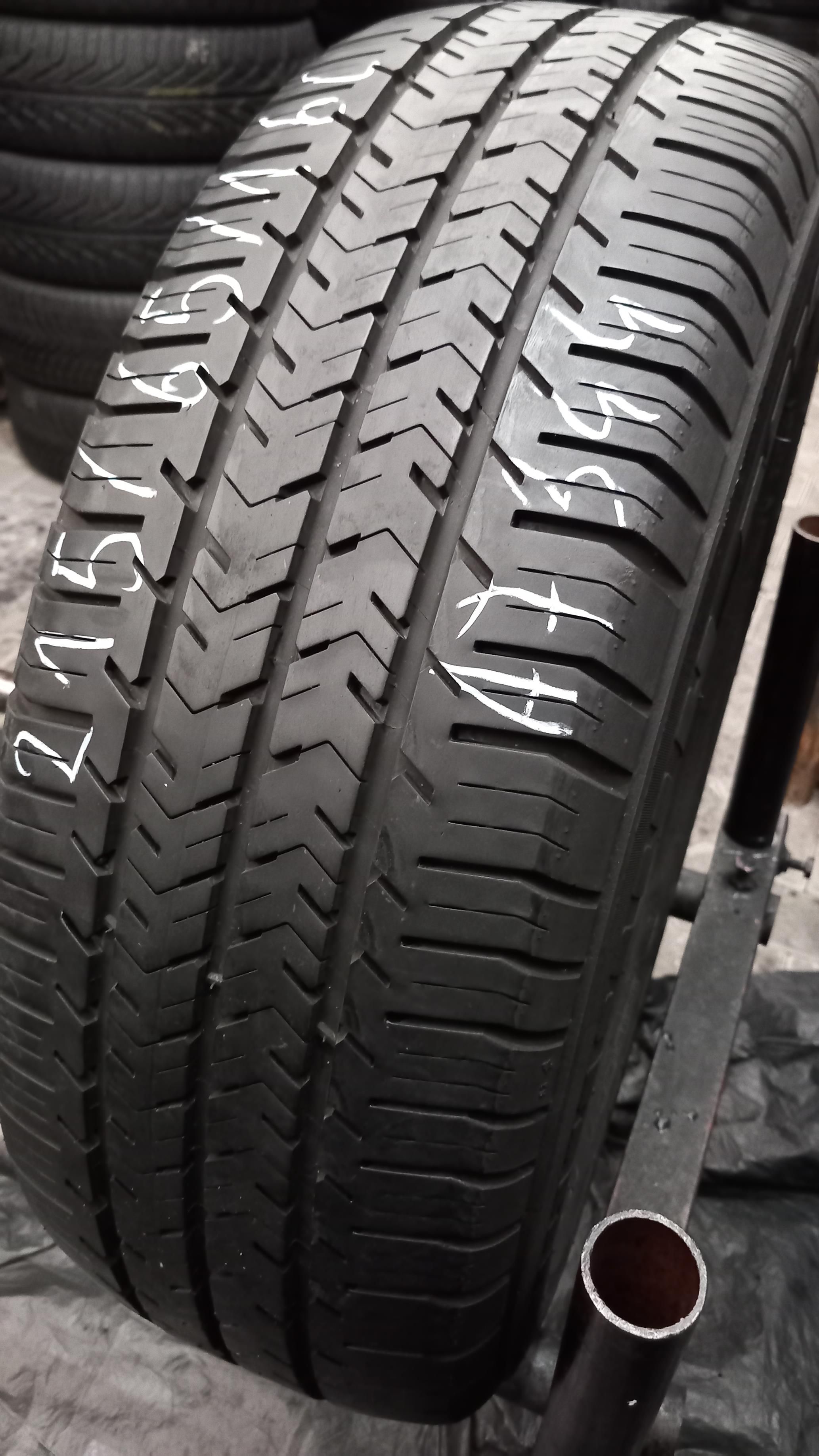 215/65/16C Michelin Agilis 51 106/104T