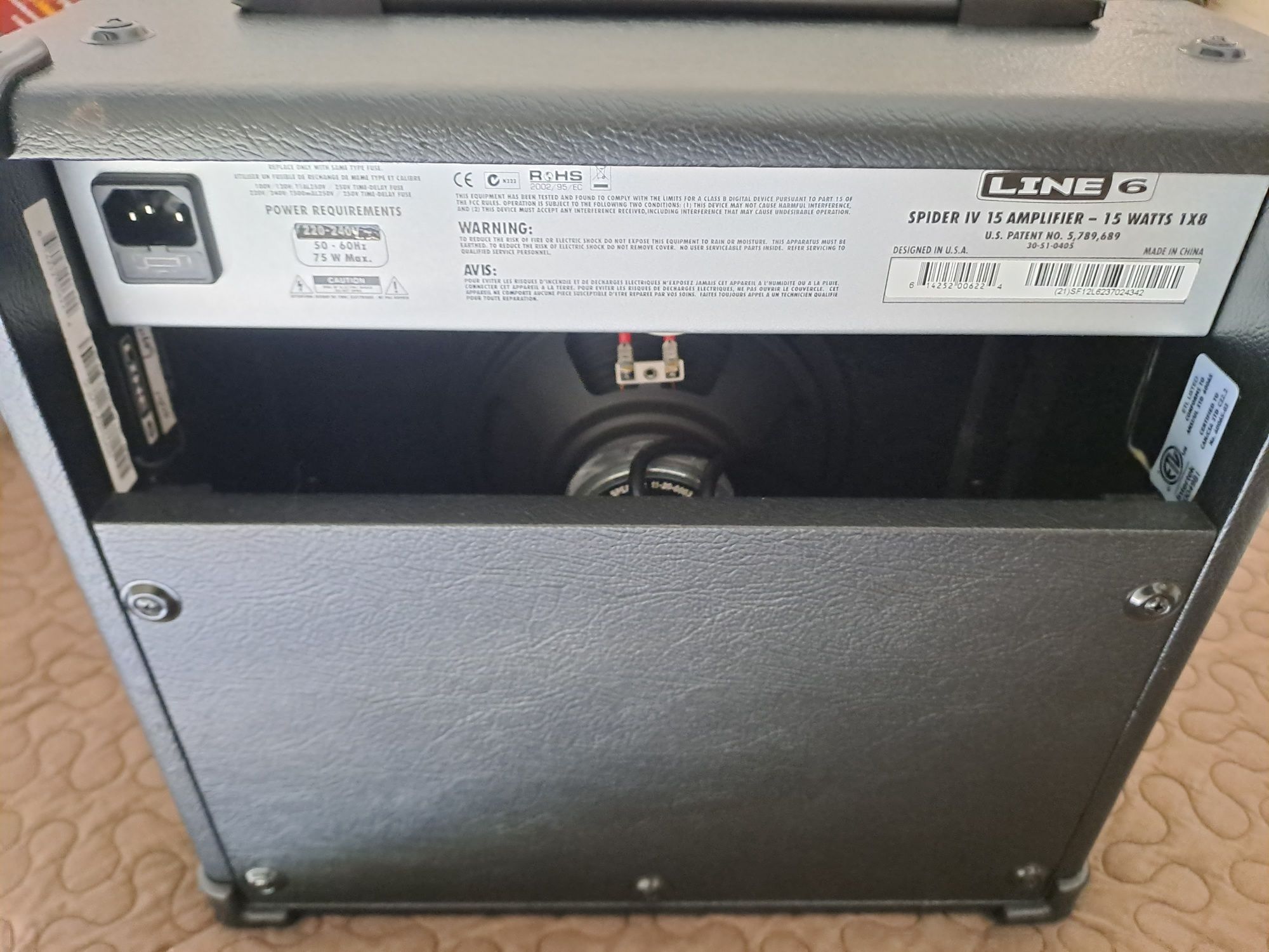 Amplificador Line6, Spider IV, 15 watts