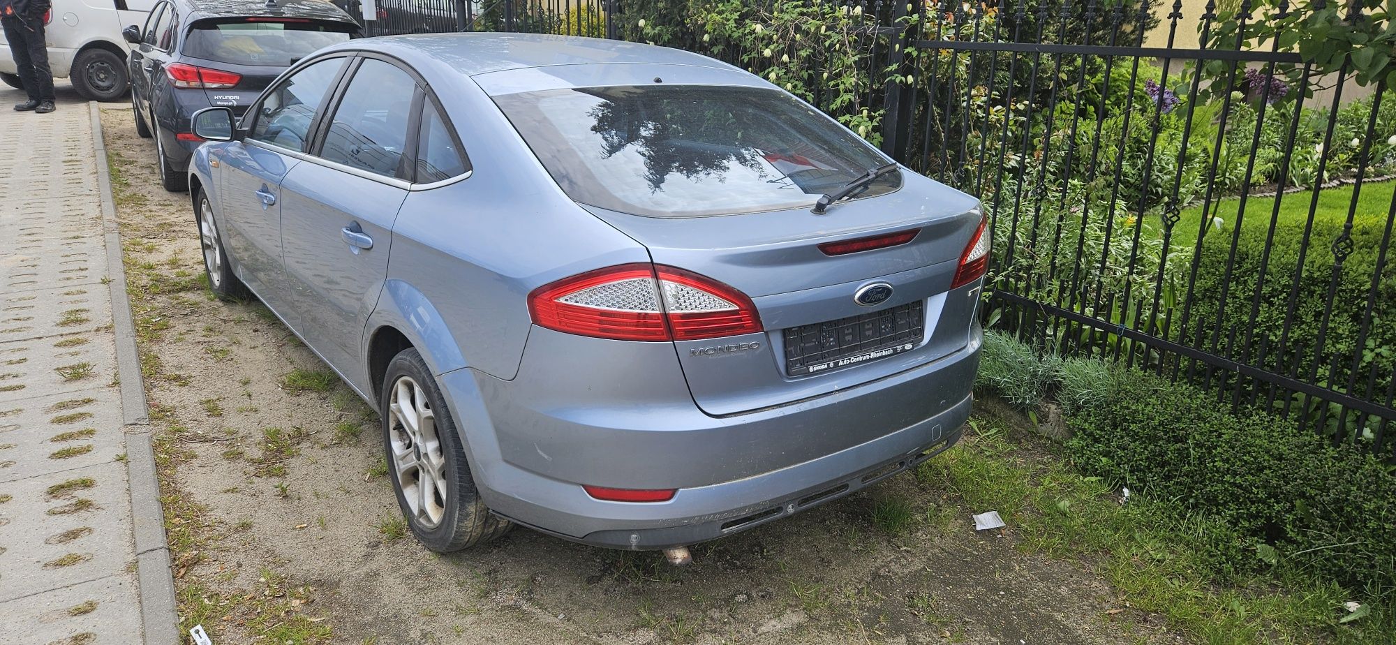 Ford mondeo mk4 uszkodzony