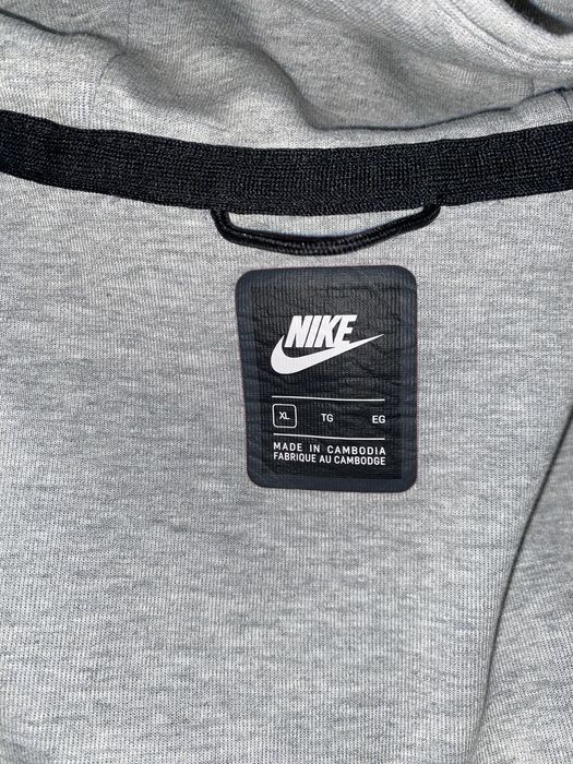 Nike Tech Fleece Зіпка сірого кольору Xl розміру