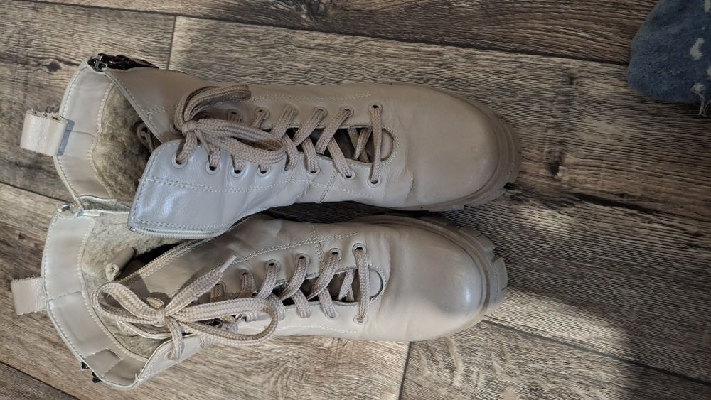 Ботинки ( жіночі)