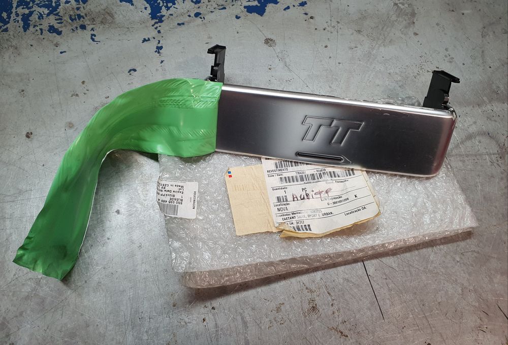 Tampa rádio Audi TT 1º modelo