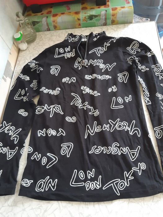 Женская блузка на молнии