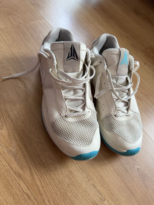 Баскетбольні кросівки Ja 1