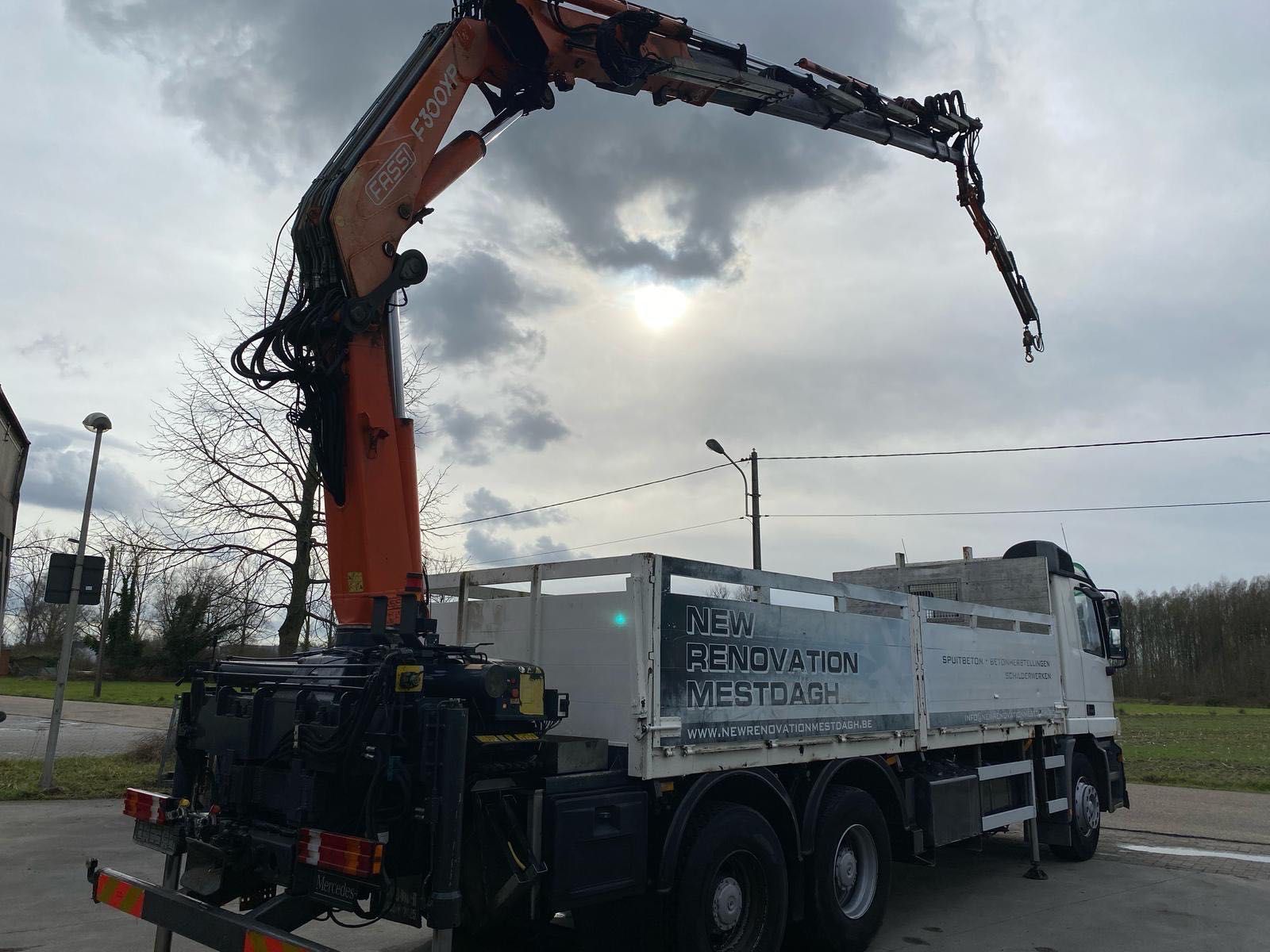 Кран маніпулятор FASSI 300 +JIP