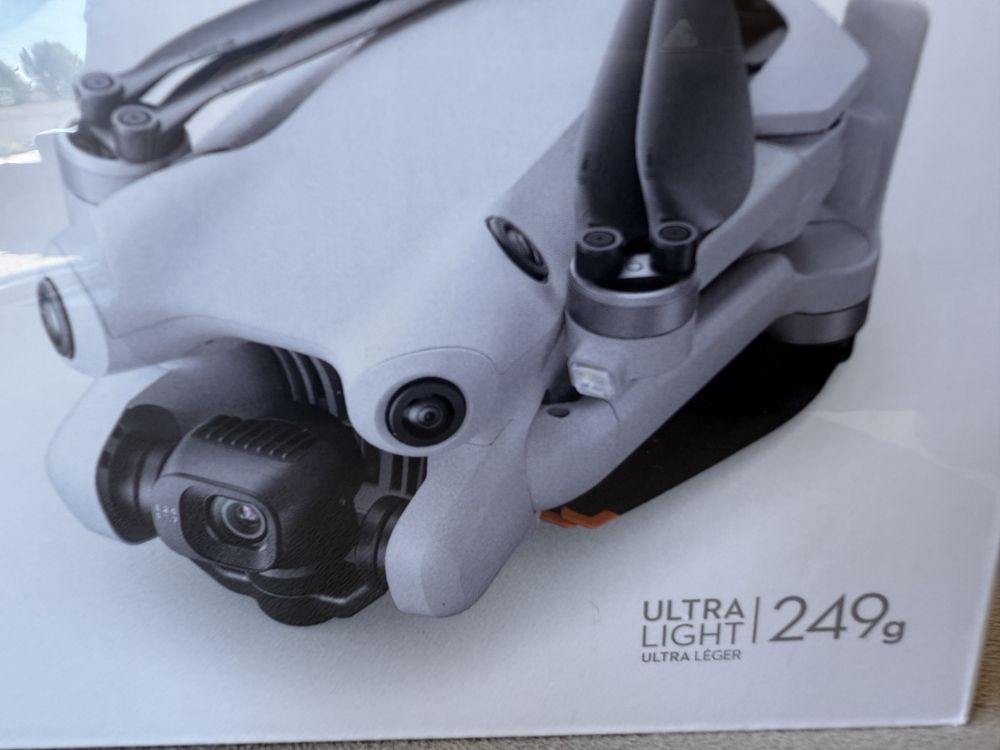 Квадрокоптер DJI Mini 4 Pro c RC 2 Remote Controller