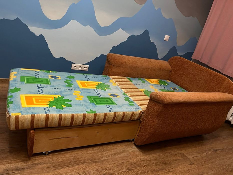 Крісло в чудовому стані, як нове.