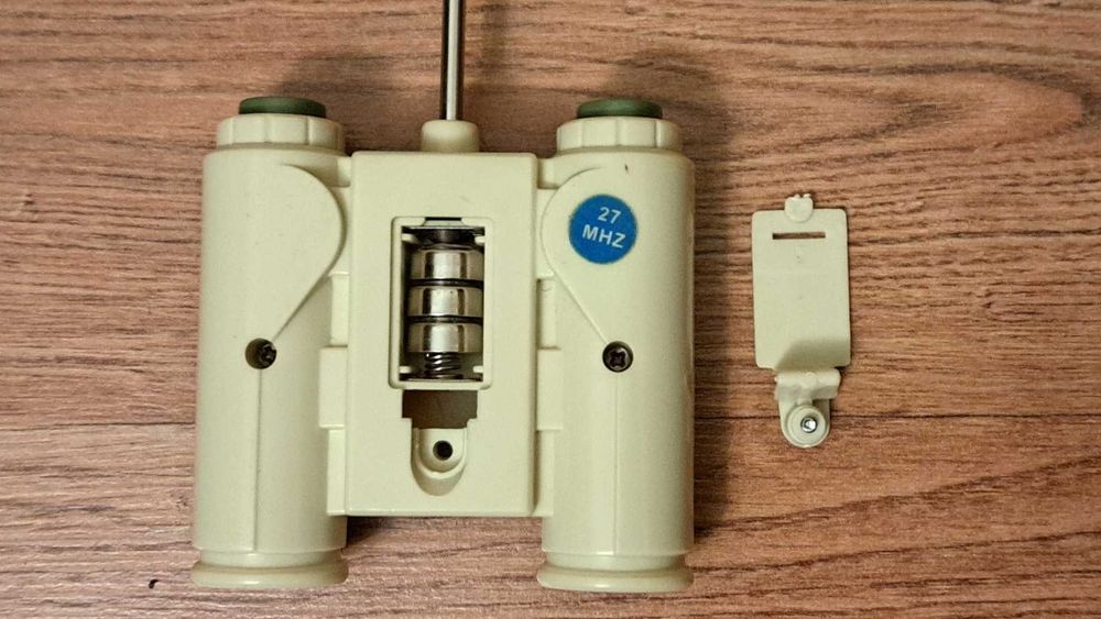 Czołg sterowany na pilota, światło, dźwięk