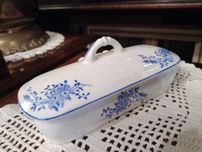 Caixa em porcelana da Vista Alegre para escovas de dentes