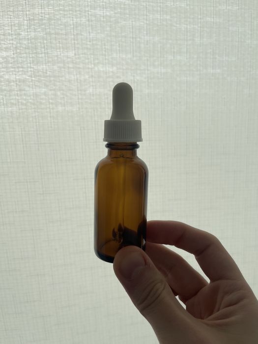 Бутылки с пипеткой. Тара для сывороток и масел