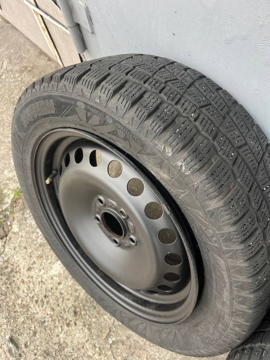 Продам комплект зимової гуми на штампованих дисках (Ford) R16 5×108.