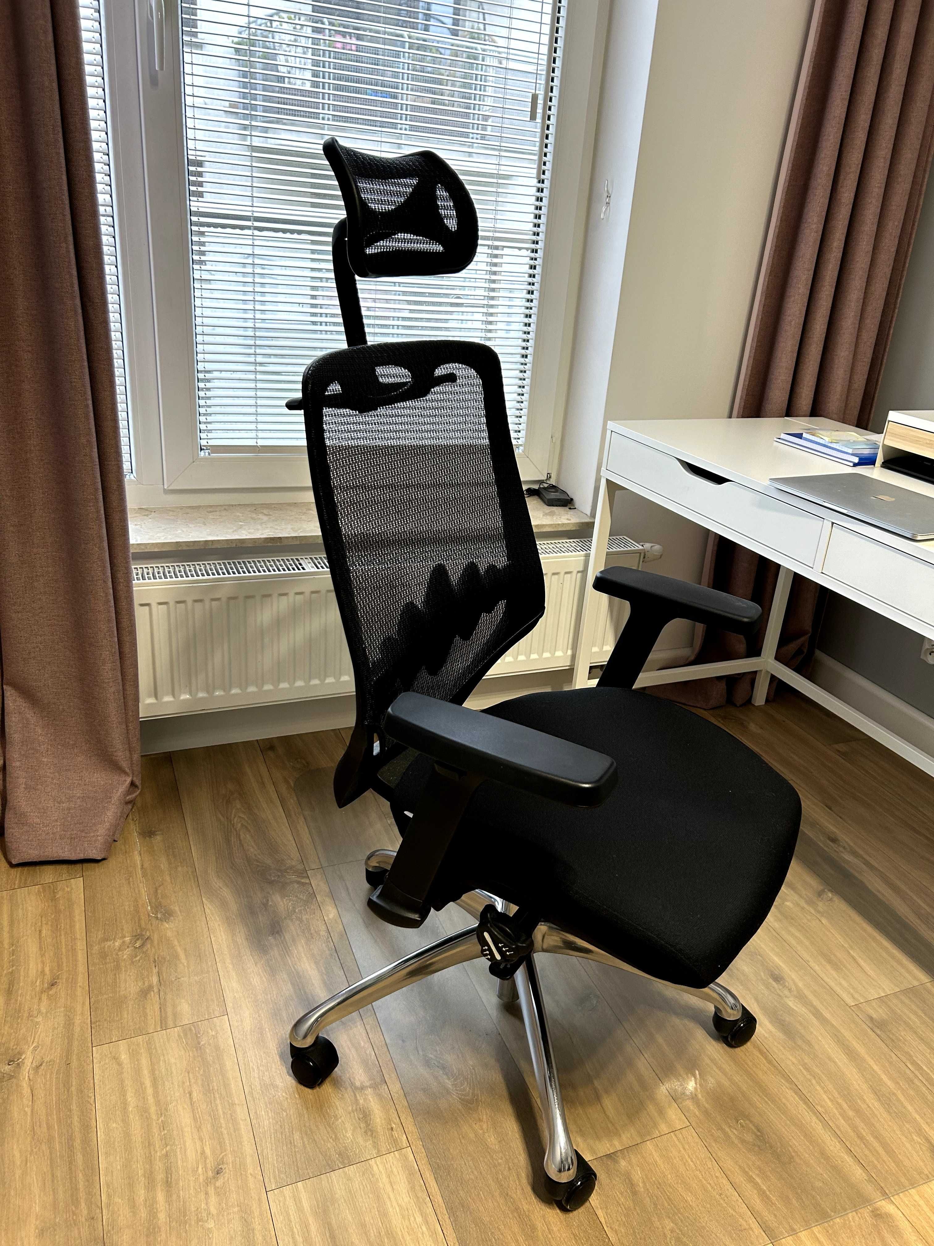 Ergonomiczny biurowy fotel obrotowy | Krzesło biurowe Futura 4s