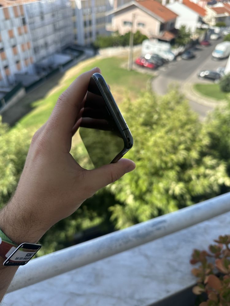 iPhone XS 64gb bom estado