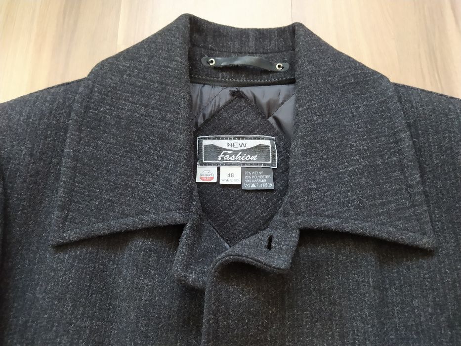 Długa wełniana kurtka męska