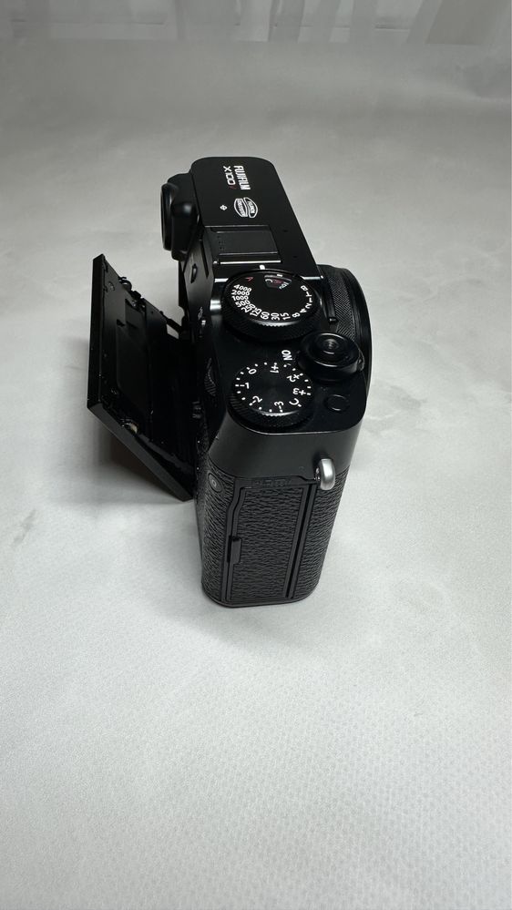 Фотоапарат Fujifilm X100 v
