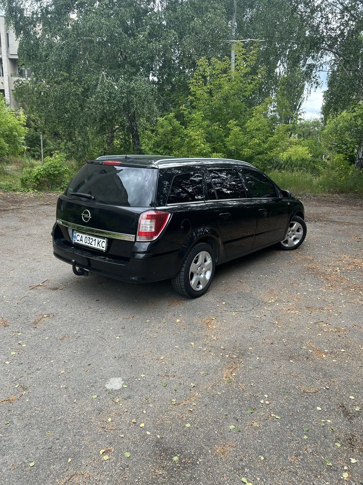Opel Astra H в гарному стані