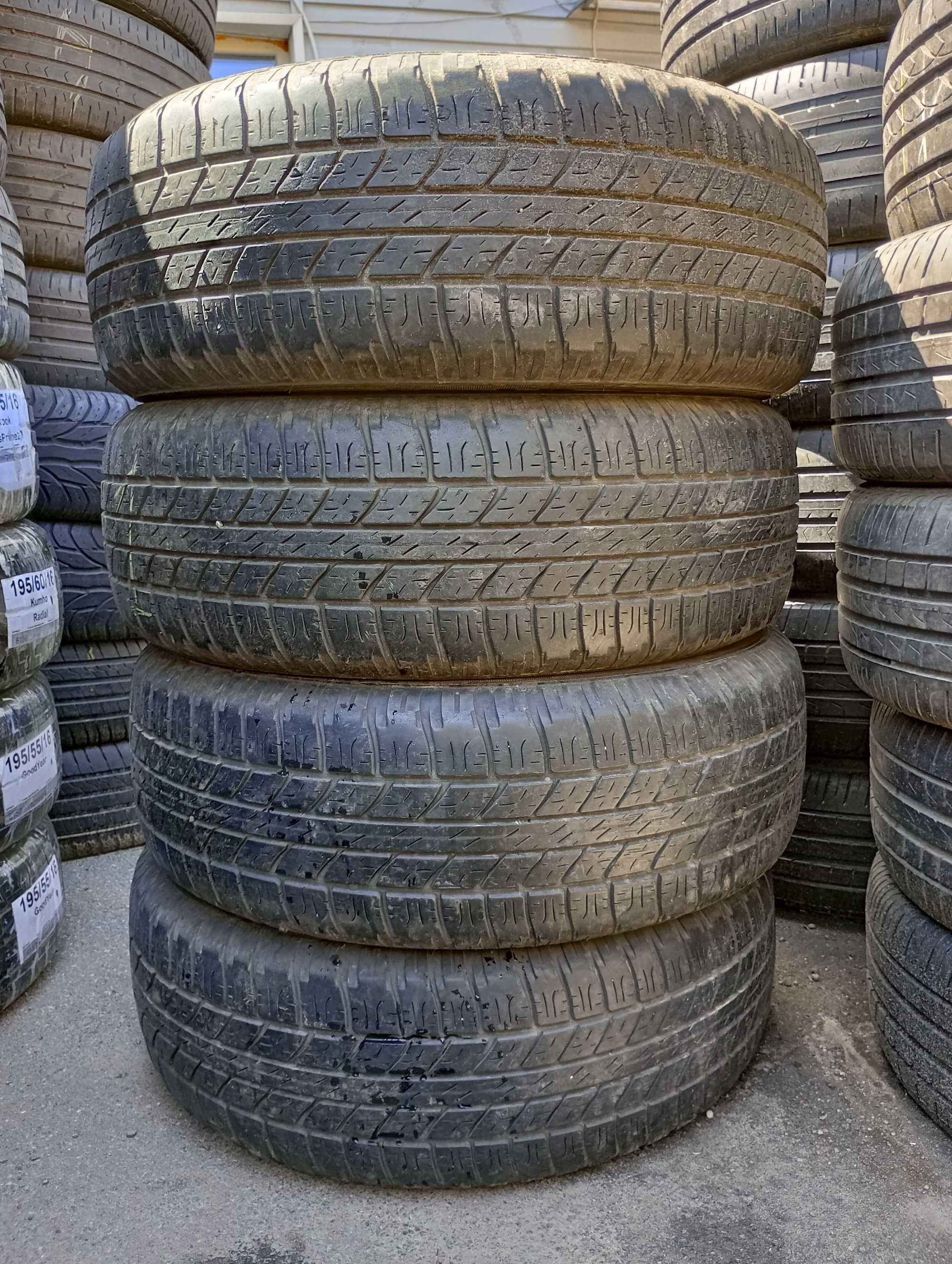 Резина GoodYear Wrangler 255/65/R17 всесезонка Комплект шини