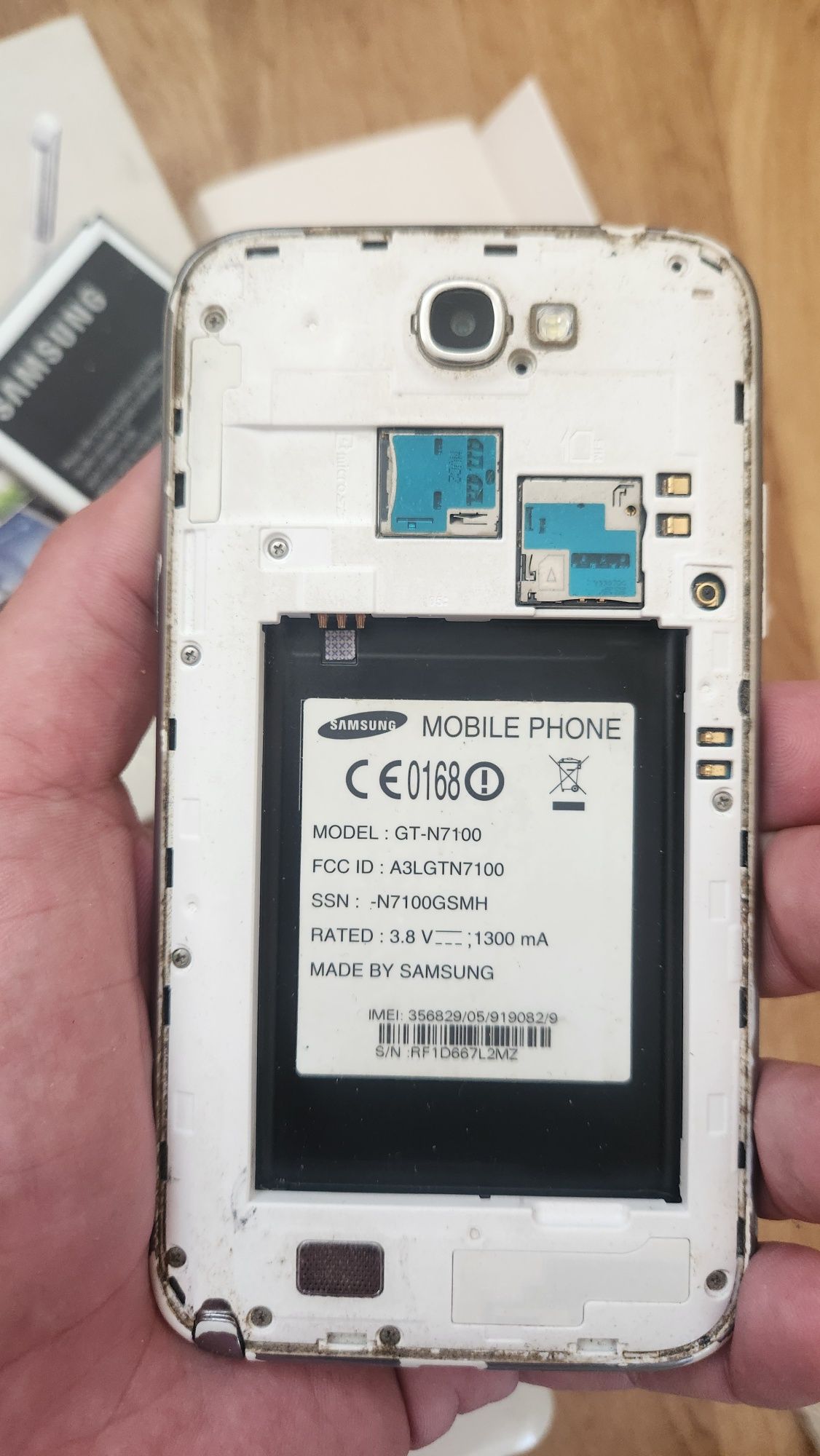 Samsung  GT-N7100 NOTE 2