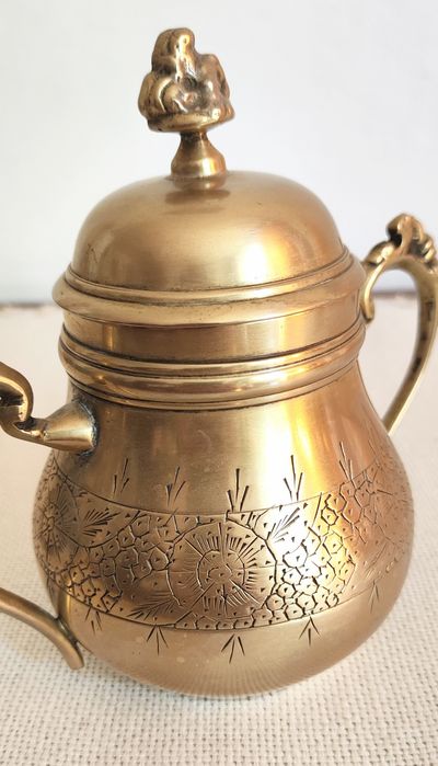 Posrebrzana cukiernica (plater na mosiądzu) syg. "S.K. INDIA C-454"