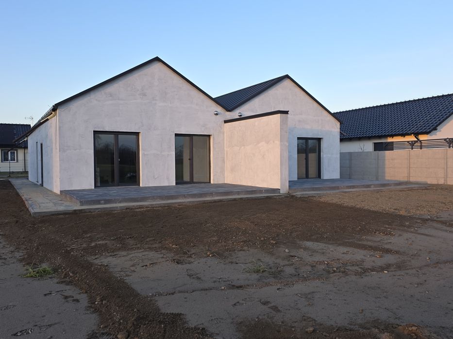 Dom parterowy w zabudowie bliźniaczej