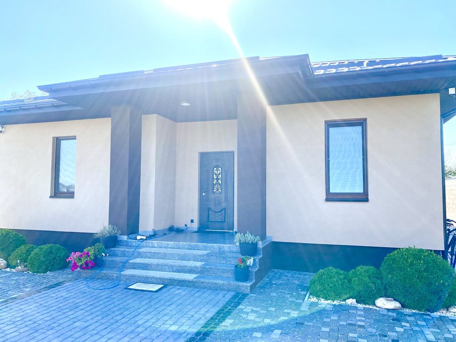 Продаж добротного будинку з ремонтом