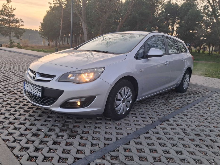 Opel Astra J 1.4 LPG Kombi 2014r