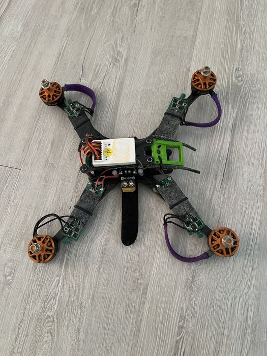 Varias peças Drones