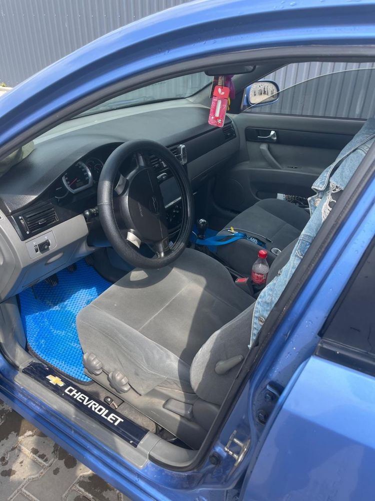Продам lacetti 1.8