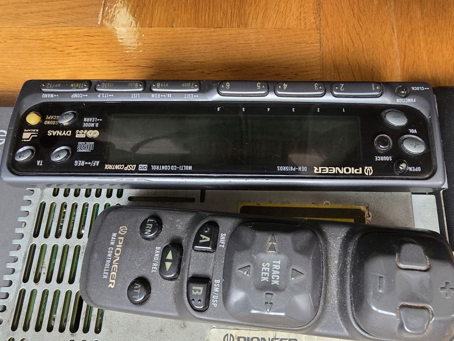 Fajny zestawik Pioneer Deh-P815RDS + DEQ-P800