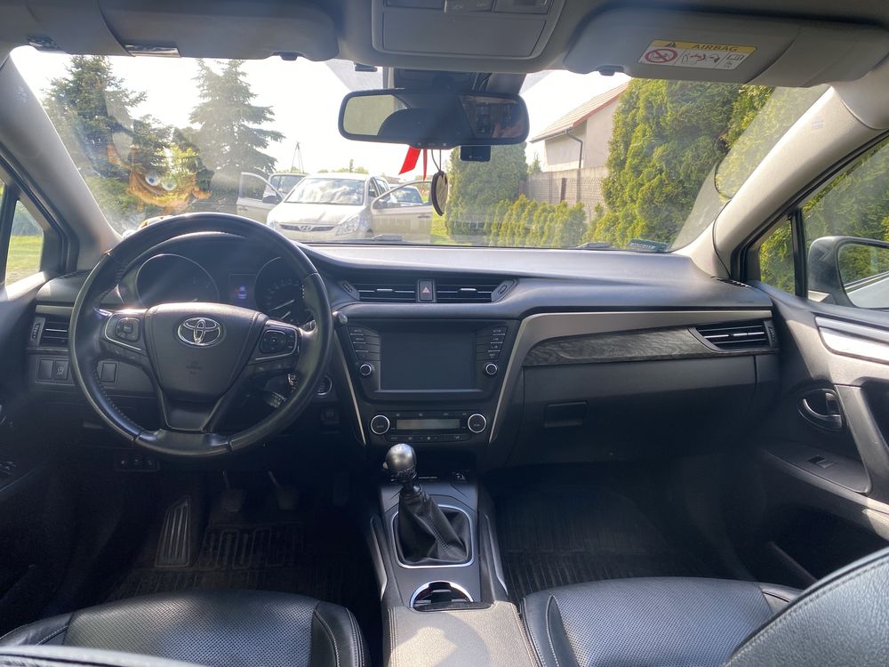 Toyota Avensis 2015 2.0 D-4D Premium 143KM