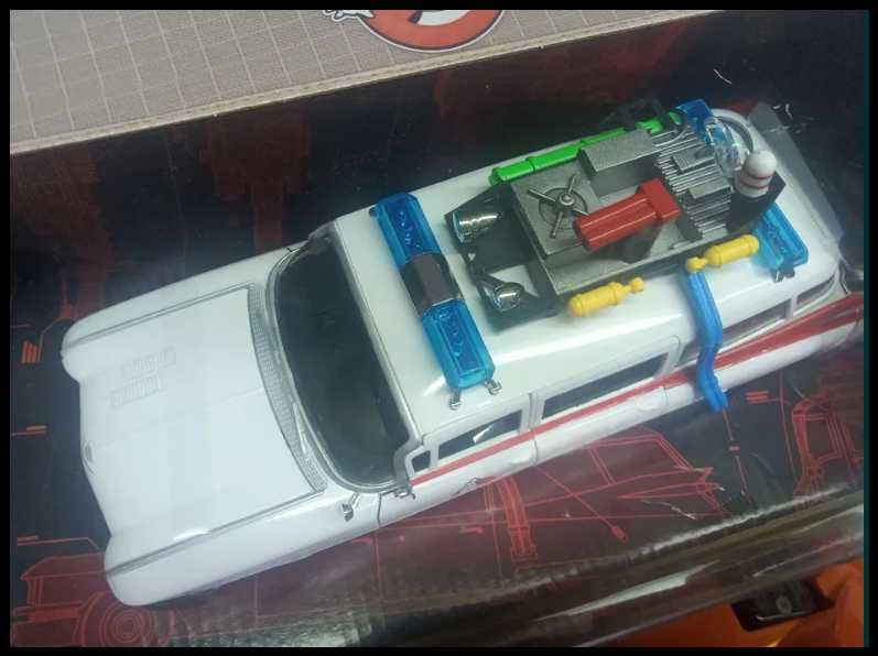 Ghostbusters pogromcy duchów 1:24 Ecto 1 Jada