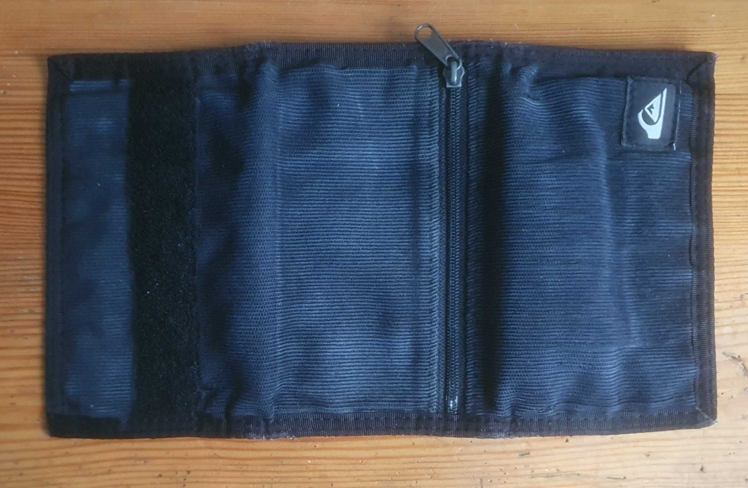 Czarny portfel materiałowy Quiksilver