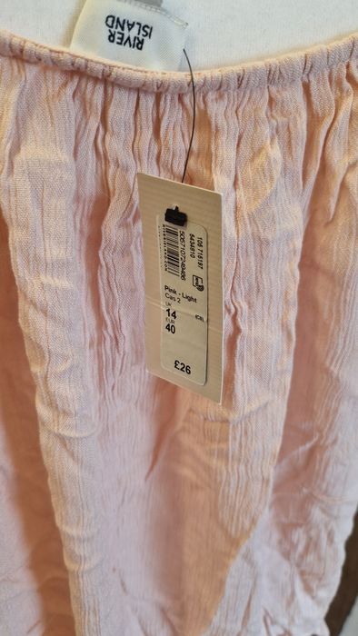 Bluzeczka pudrowy róż z odkrytymi ramionami River Island L