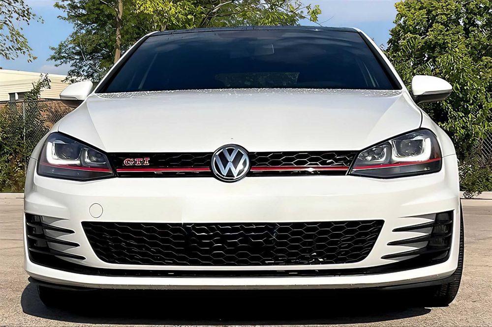 Volkswagen Golf      2017