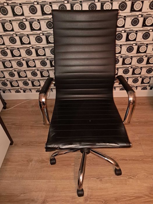 Fotel biurowy na kółkach