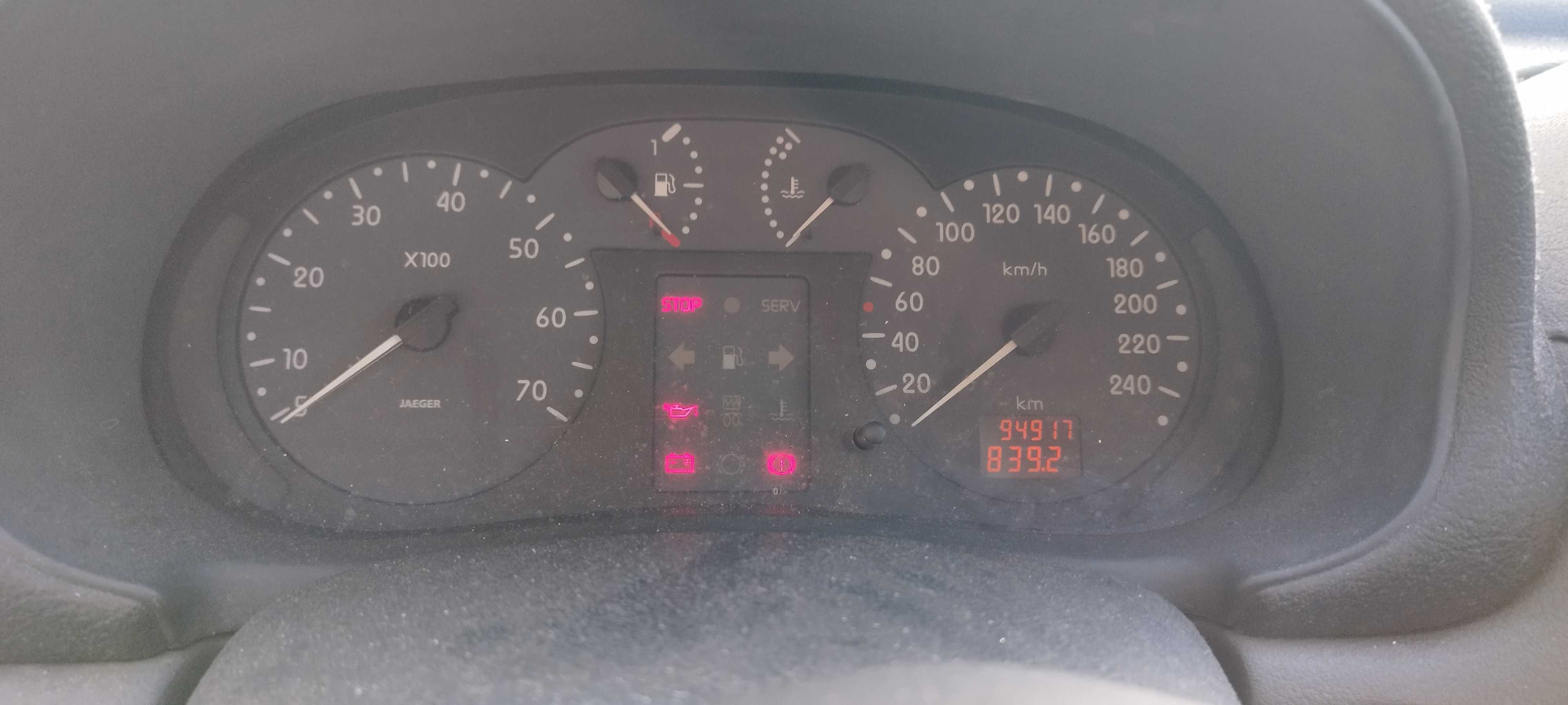 Renault Clio de 1999 com 95000Km