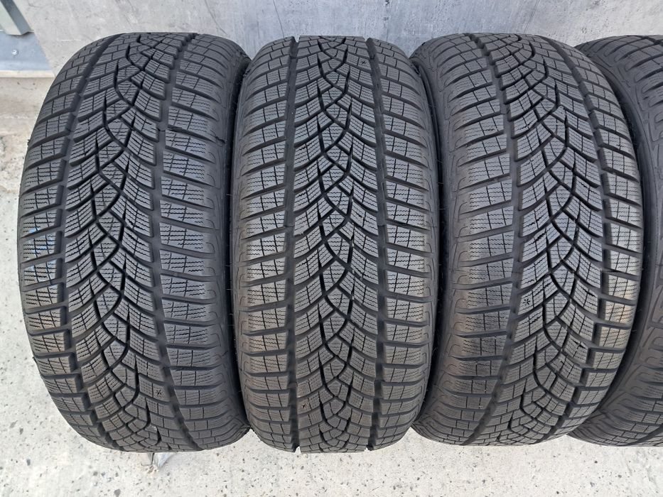 Резина зимова 99%, 225/50 R17 Good Year Ultra Grip Perfomance+ (14822)
