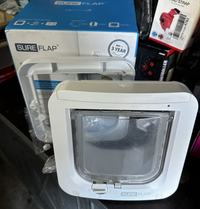 SureFlap автоматичні дверцята для тварин з мікрочіпом