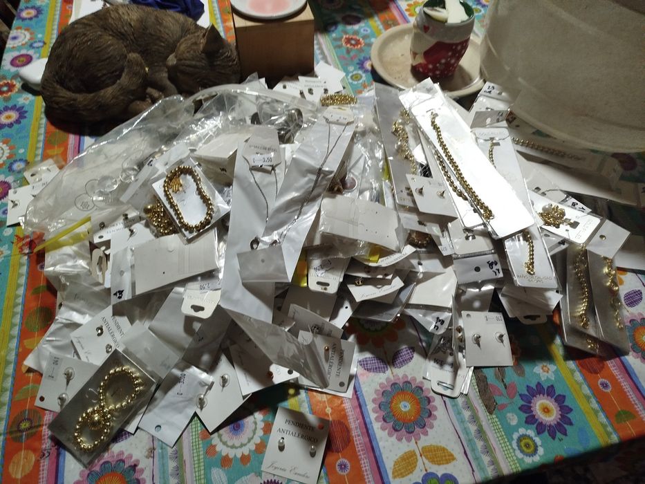 Lote bijuteria 300 uni