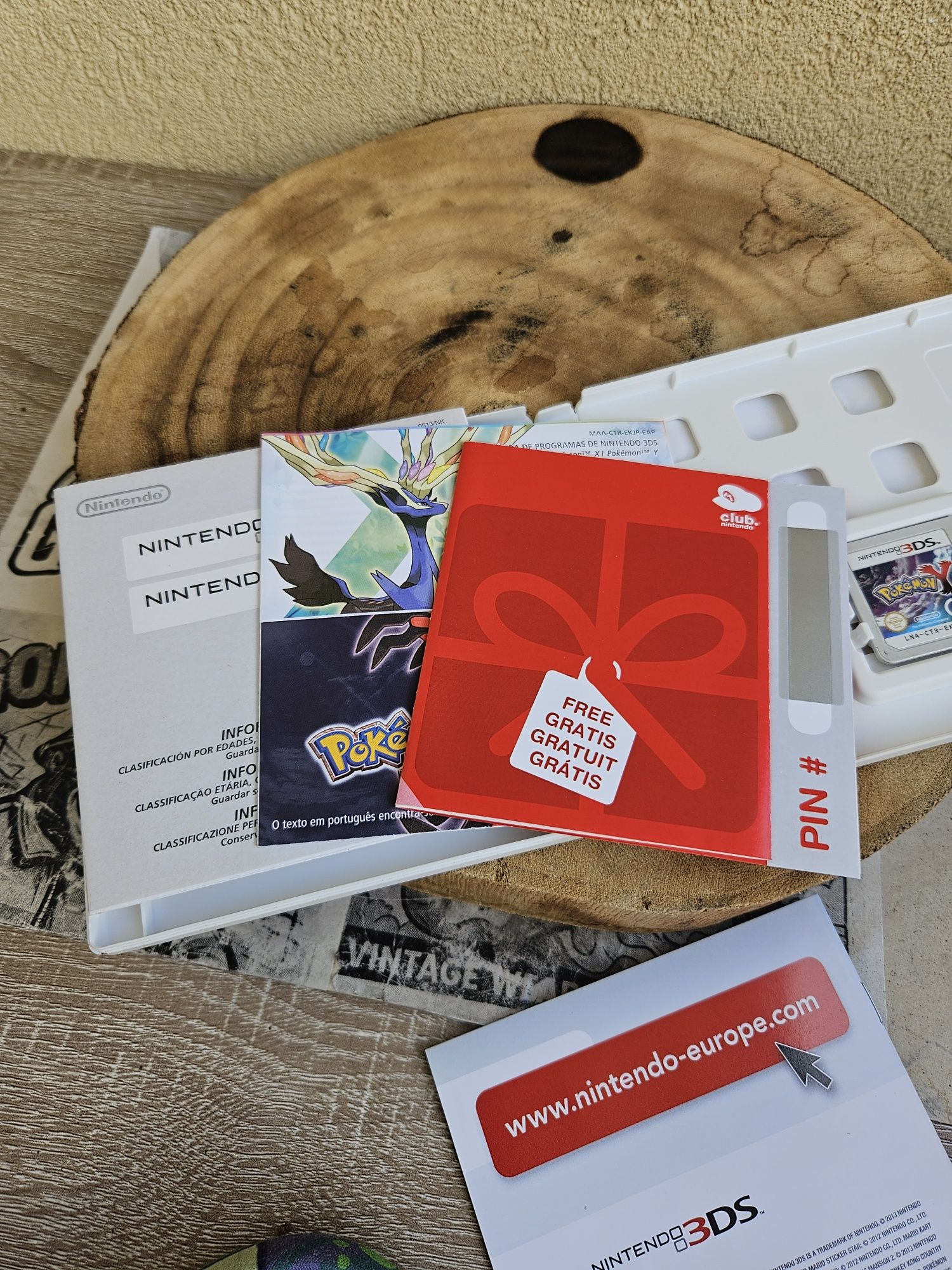 Pokémon Y – Nintendo 3DS – Complete with Manual