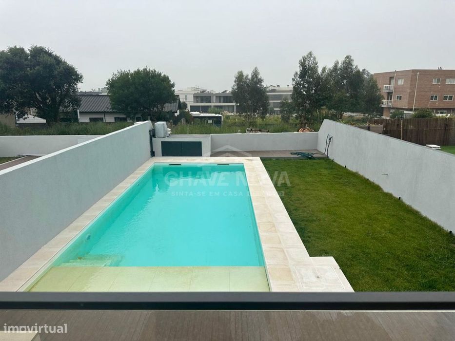 Moradia Geminada T3 c/ Piscina em Canidelo, Vila Nova de Gaia