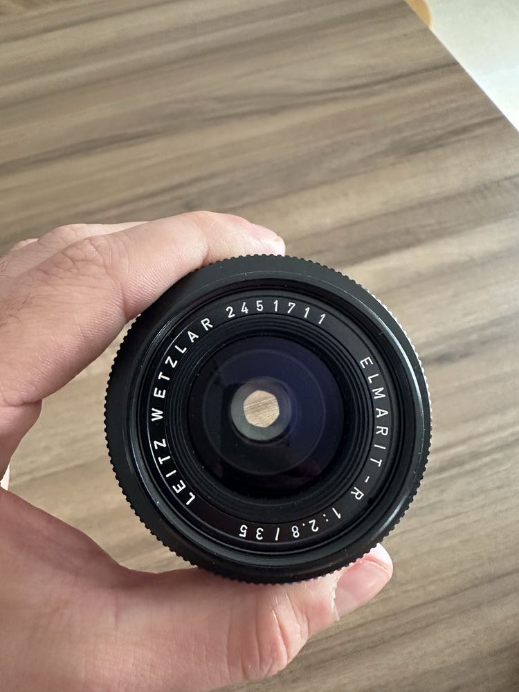 Leica R5 muito bem estimada + Lentes Elmarit R 35 mm e 135 mm