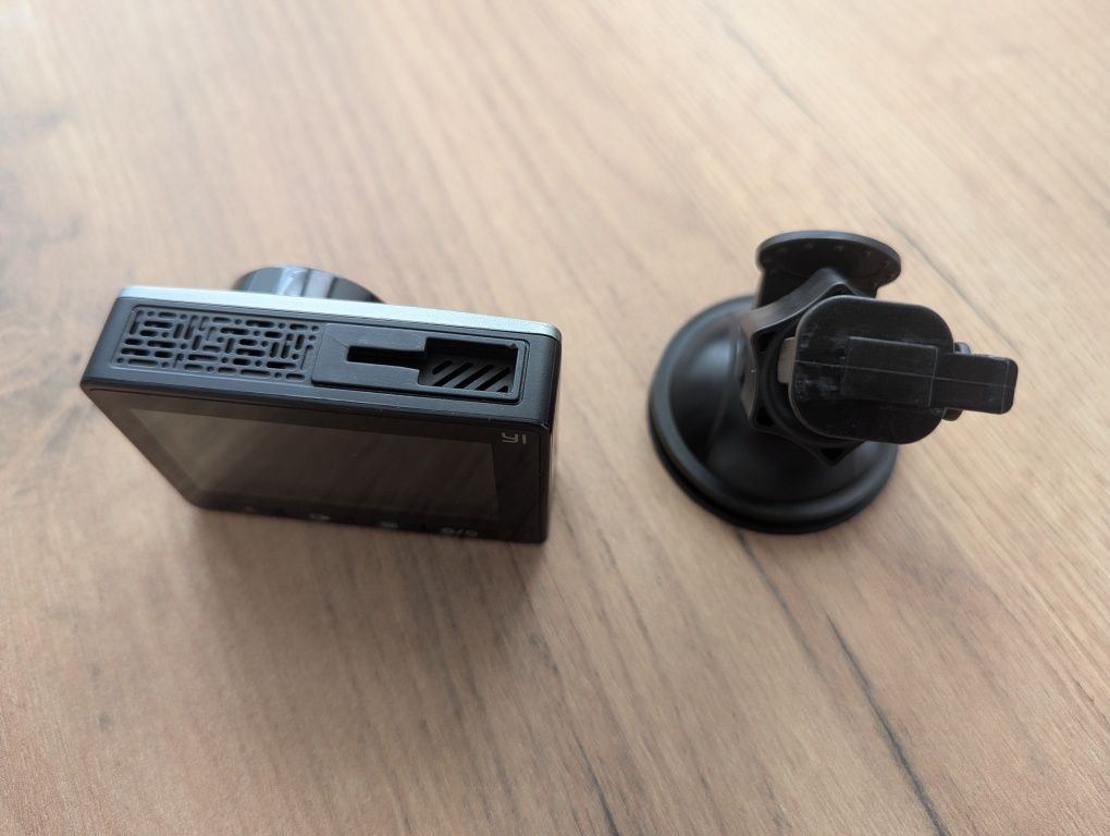 Автомобільний відеореєстратор Xiaomi Yi Smart Dash Camera Car DVR 1080